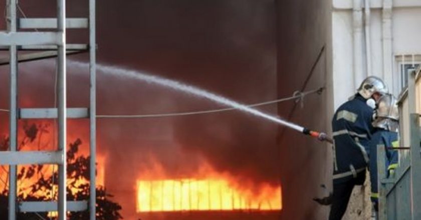 Πυρκαγιά σε ανταλλακτικά αυτοκινήτων επί της Λεωφόρου Αθηνών