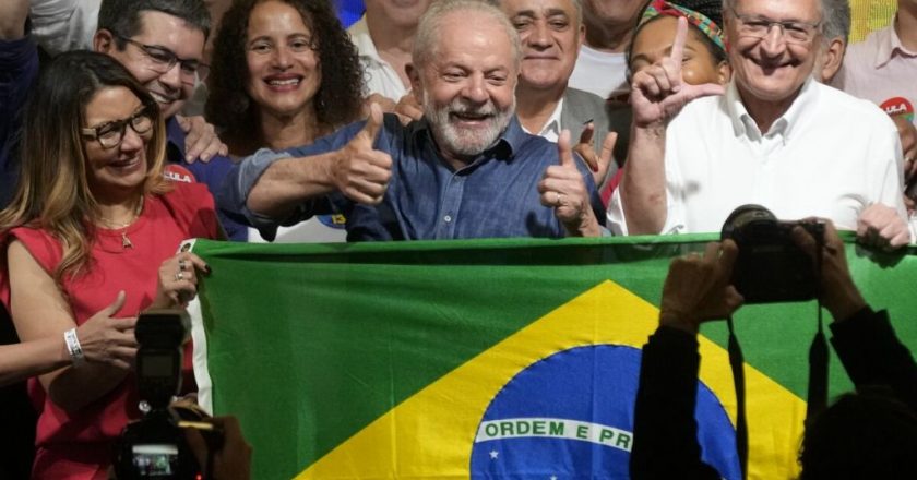 Ο κεντροαριστερός Λούλα ντα Σίλβα πρόεδρος της Βραζιλίας