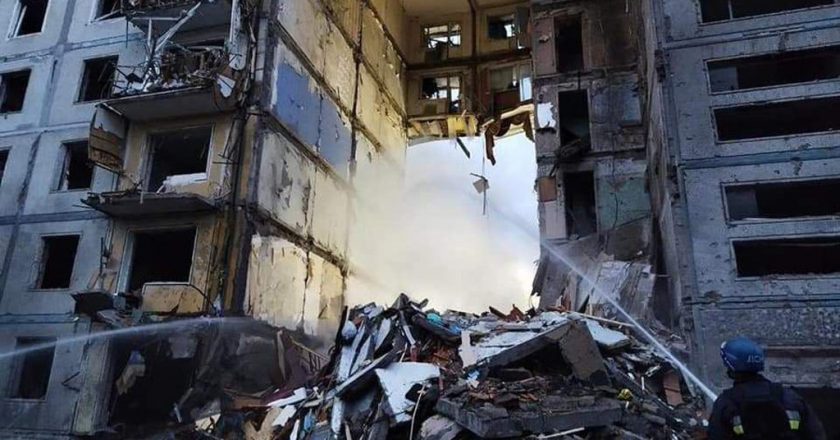 Ουκρανία: Πληροφορίες για δεκάδες νεκρούς και τραυματίες από νέο βομβαρδισμό στη Ζαπορίζια